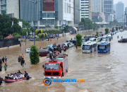 Jakarta Barat Lumpuh: Tiga Ruas Jalan Masih Terendam Banjir Hingga Pagi Hari